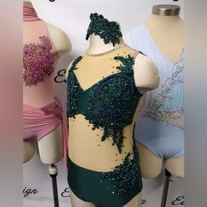 Beautiful dark green dance costume fits best youth size 10/12